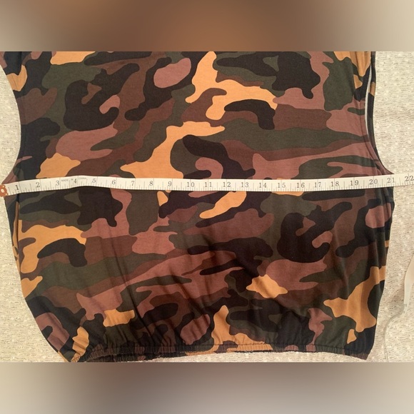 Bar III multicolored camo pattern crew neck muscle tee - Picture 6 of 7
